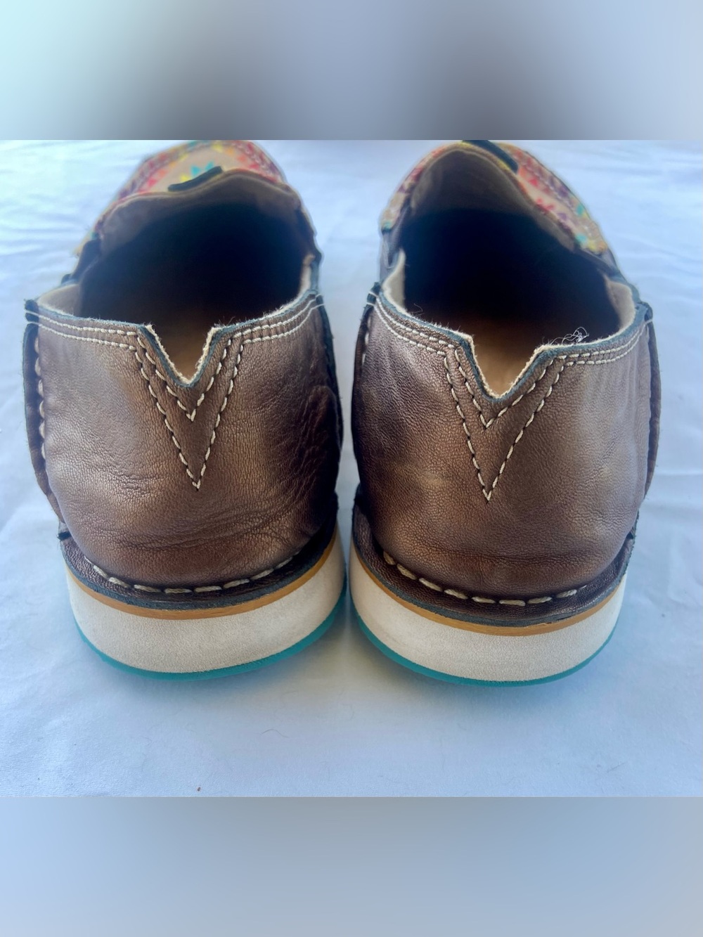 Ariat Women's Aztec Rainbow Southwestern Cruiser Metallic - Moc Toe Size 8.5B - Picture 8 of 17